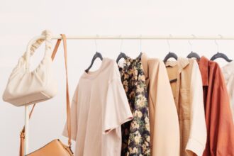 Step-by-Step Guide to Curating a Capsule Wardrobe with Ease