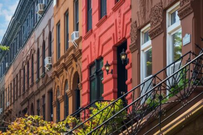 Why Fall Is the Best Time to Schedule Window Cleaning in NYC